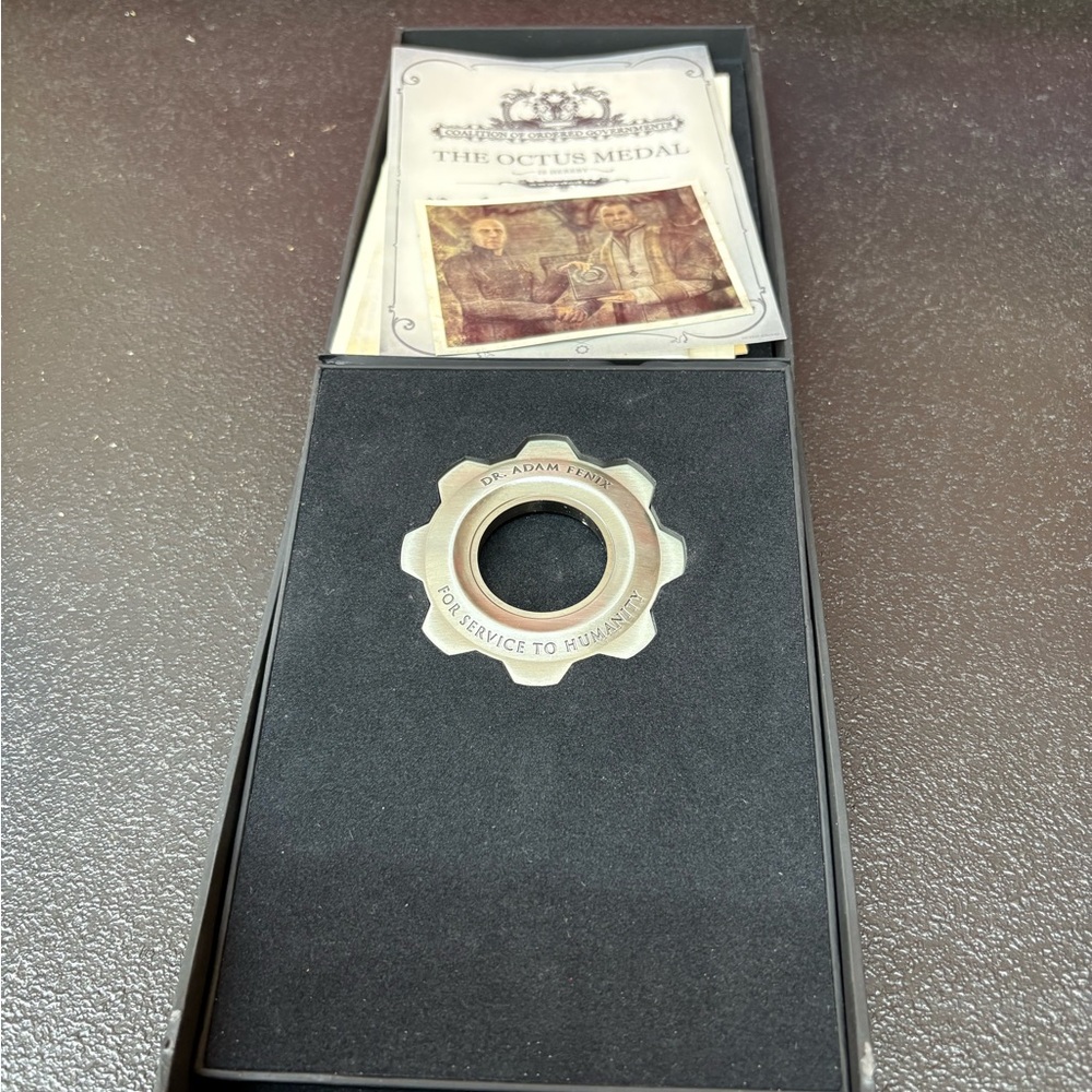 Octus Medal Commemorative Gear-Shaped Medal in Silver